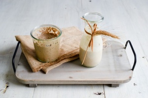 Sauerteigstarter 400 g Spezialmehl, lebende Milchsäurebakt.