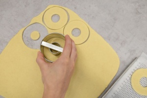 Donuts- u. Bagels-Ausstechring groß, Ø 7,5 cm / Weißblech
