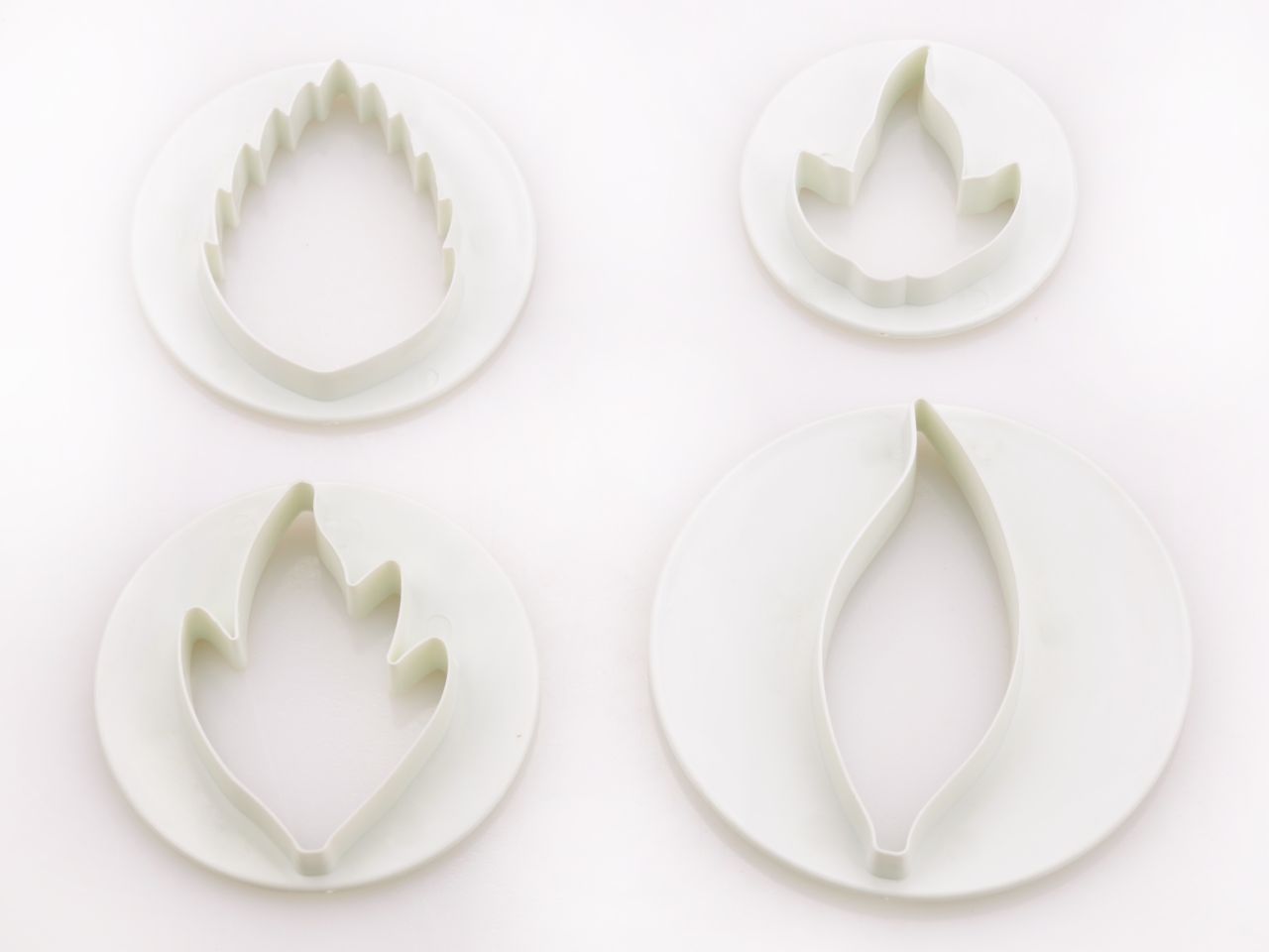 Ausstecher-Set: Blättermix, Kunststoff, 4er-Set, 3,8 x 4,5 cm, 3,8 x 6 cm, 4,4 x 7 cm, 3,2 x 8,4 cm