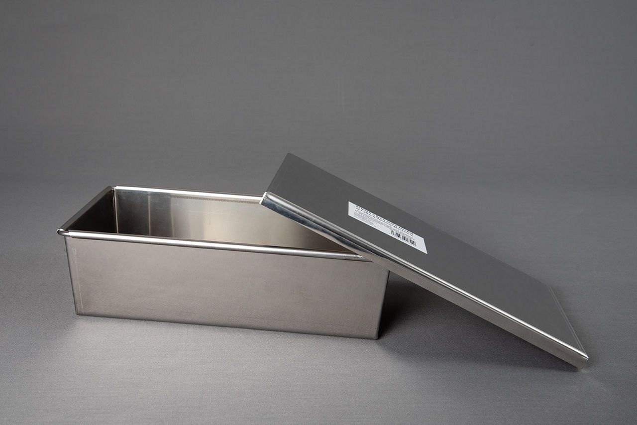 Backform Tray Backformen-Set: Vollkorn-Backform mit Deckel, 25 cm