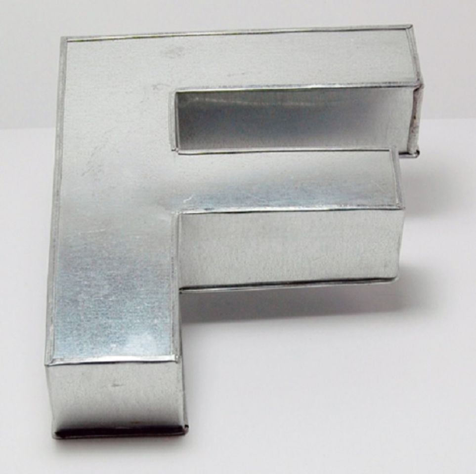 Backform Buchstabe F, ca. 25,5x20,5x6,5 cm