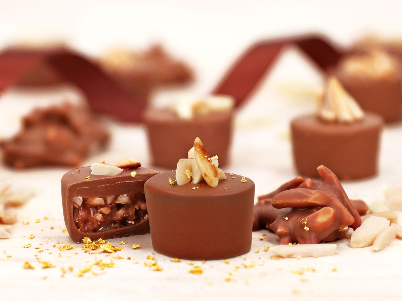 Pralinenset Wiener Mandel Pralinen und Knusper-Mandelsplitter
